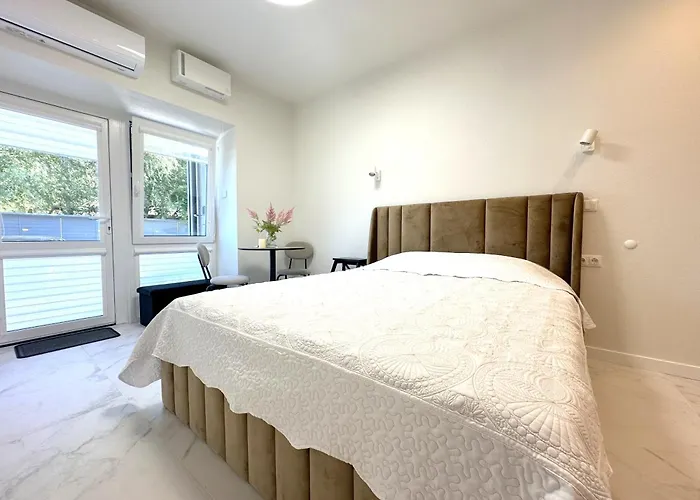 Family Medvalakis Apartman *